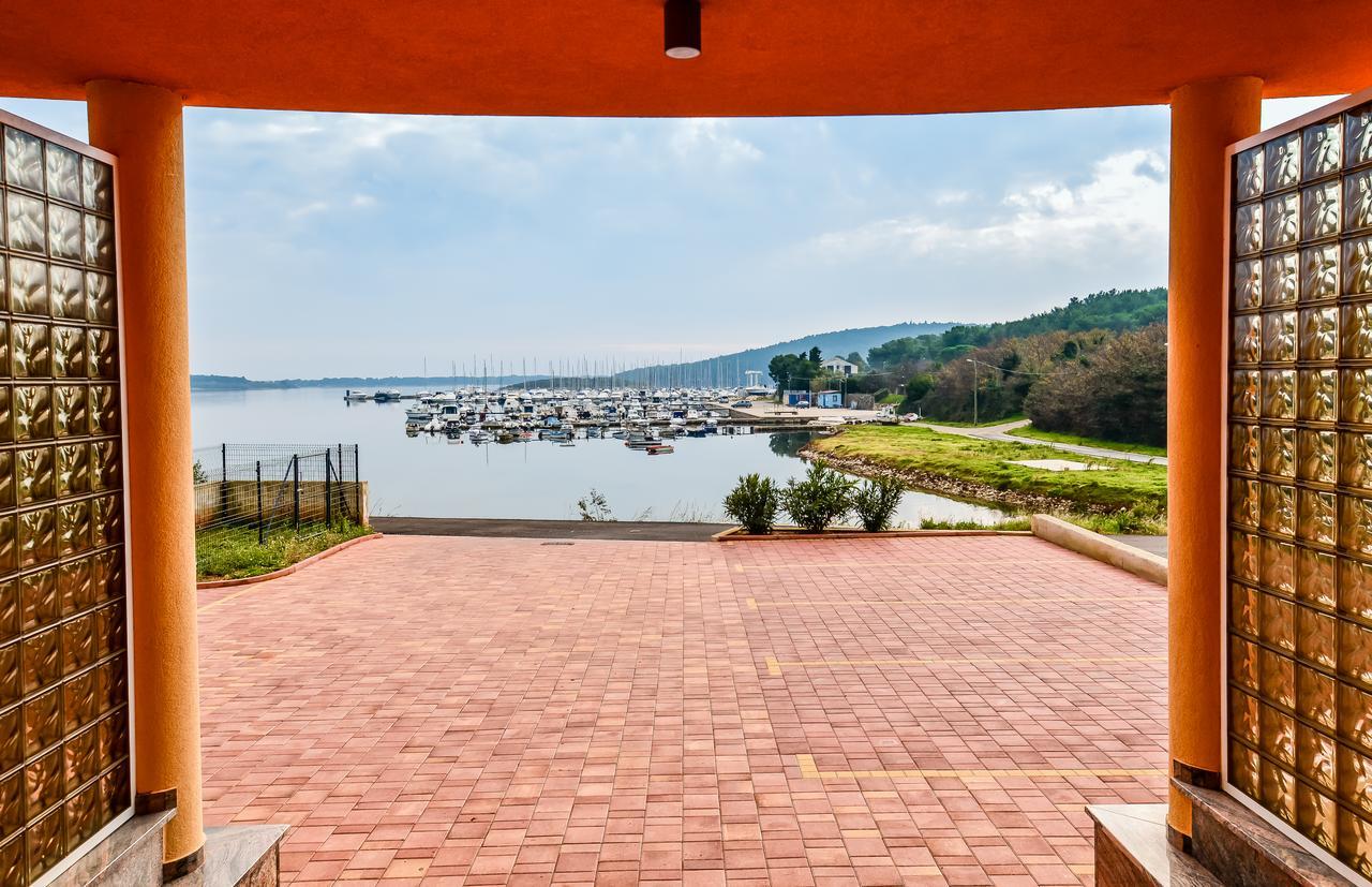 Apartman Andrea L Pomer Zewnętrze zdjęcie